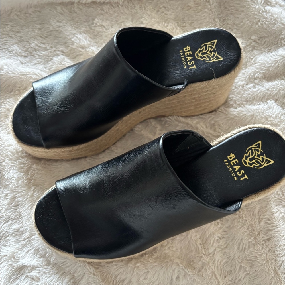 BEAST FASHION Black and Tan Wedge Slides